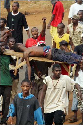 Conakry, 28 septembre 2009 : plus de 150 morts dans la répression de la manifestation des opposants